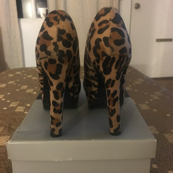 Super Gorgeous Massimo Leopard Print Platforms!😋 - Picture 3 of 7